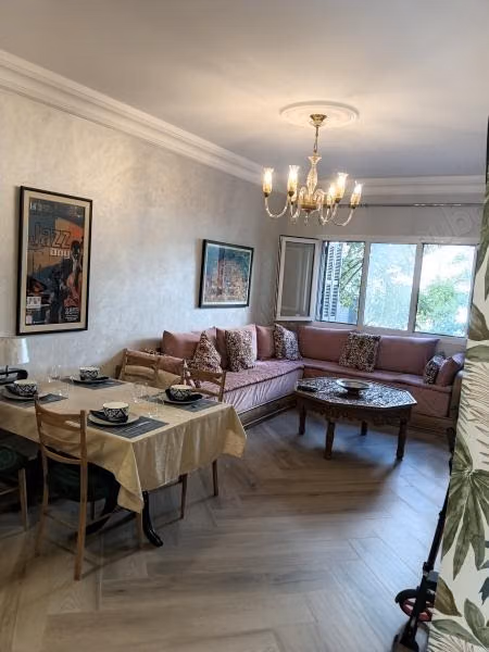 Cherchez des appartements à vendre à Iberie. 4 belles chambres. Bien meublé