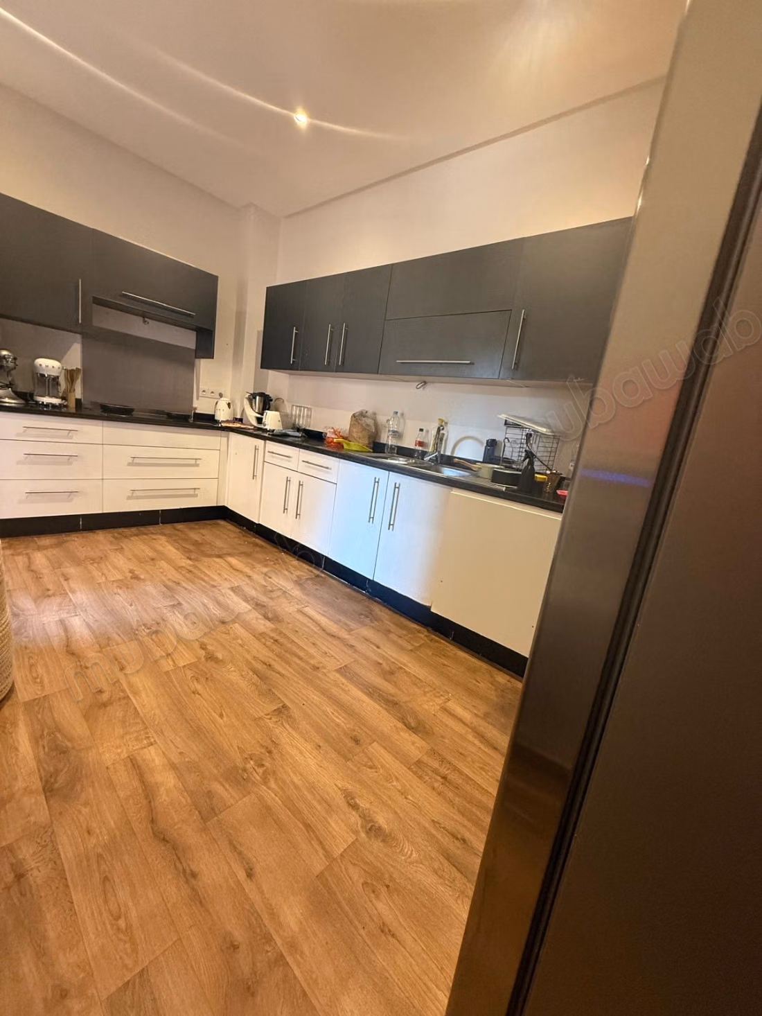 Superbe appartement à vendre à Hivernage. Surface totale 200 m². Piscine et air conditionné