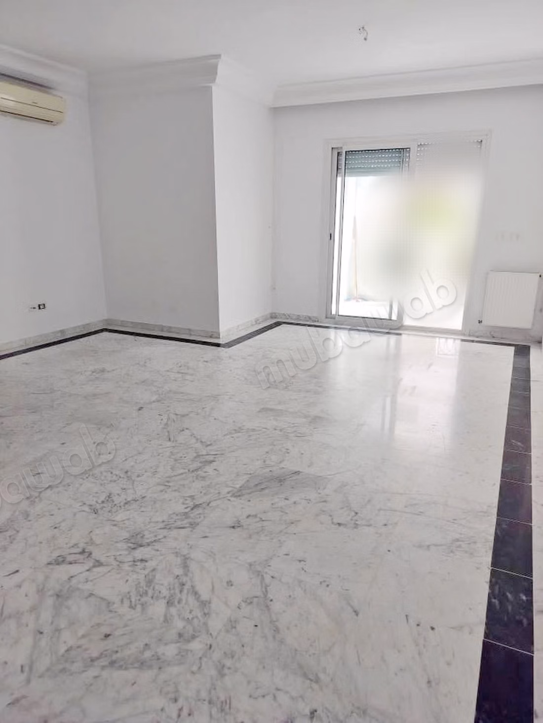 Appartamento in affitto a El Menzah 7. Superficie di 150 m²