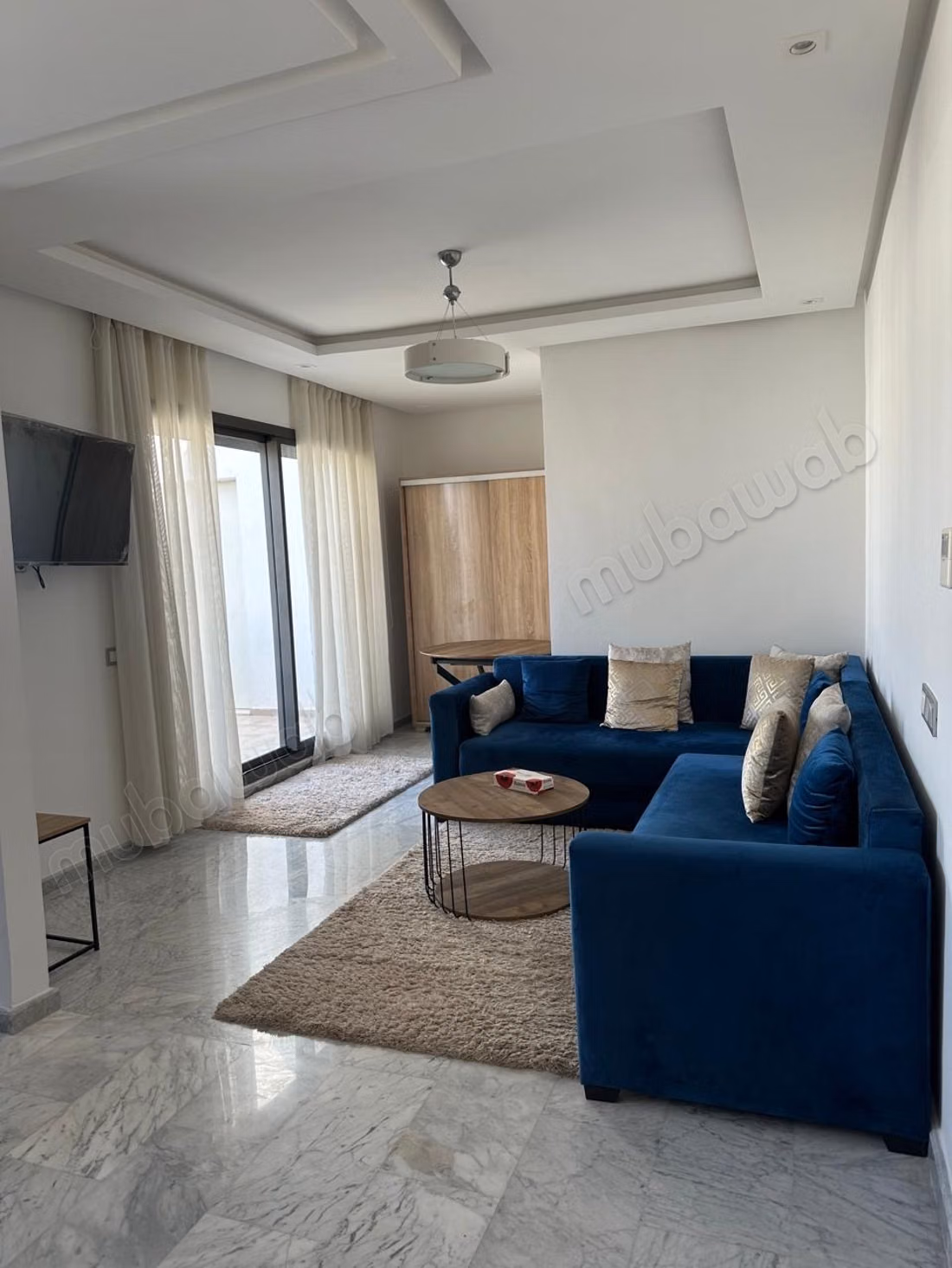 Appartement en location à Les Hôpitaux. 
1 Pièce. 
Meublé
