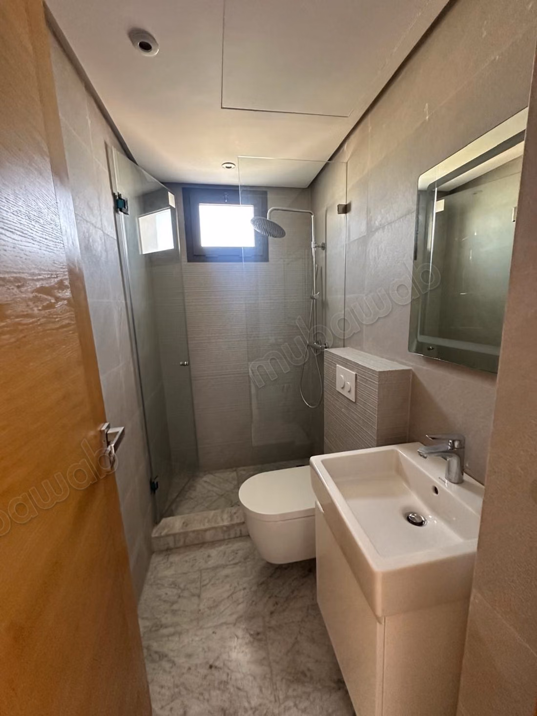 Appartement en location à Les Hôpitaux. 
1 Pièce. 
Meublé