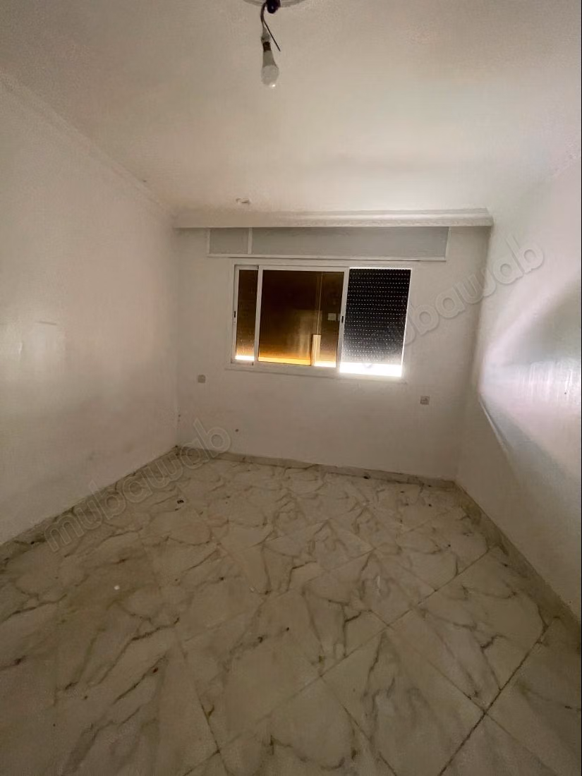 Appartement à louer à Larache. 2 belles chambres. Système de parabole et résidence sécurisée