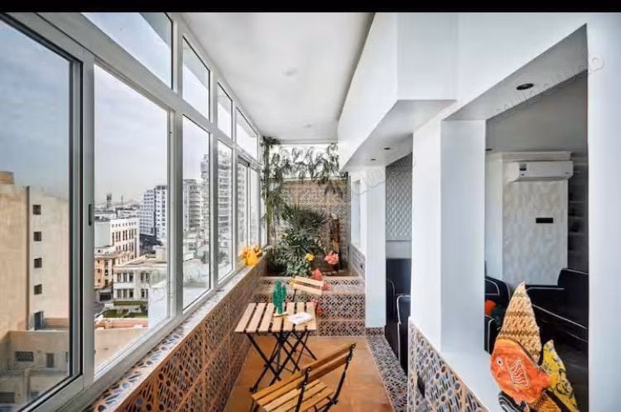 À louer – superbe studio meublé rue d’anjou