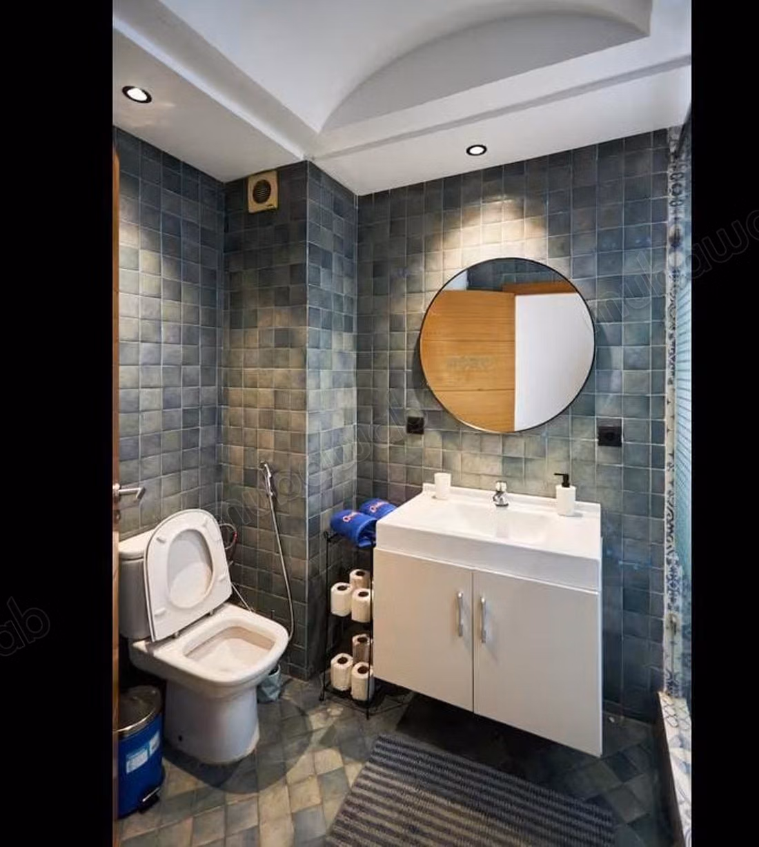 À louer – superbe studio meublé rue d’anjou
