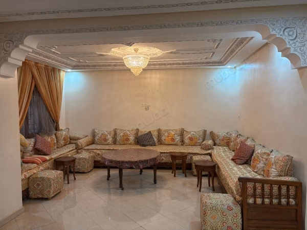 Somptueuse villa à vendre à Riyad. 4 chambres agréables. Parking