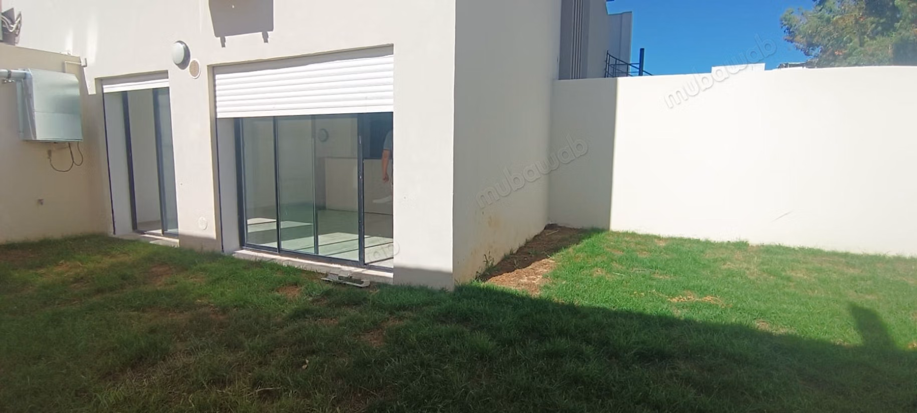 للبيع دوبلكس S2 مع حديقة