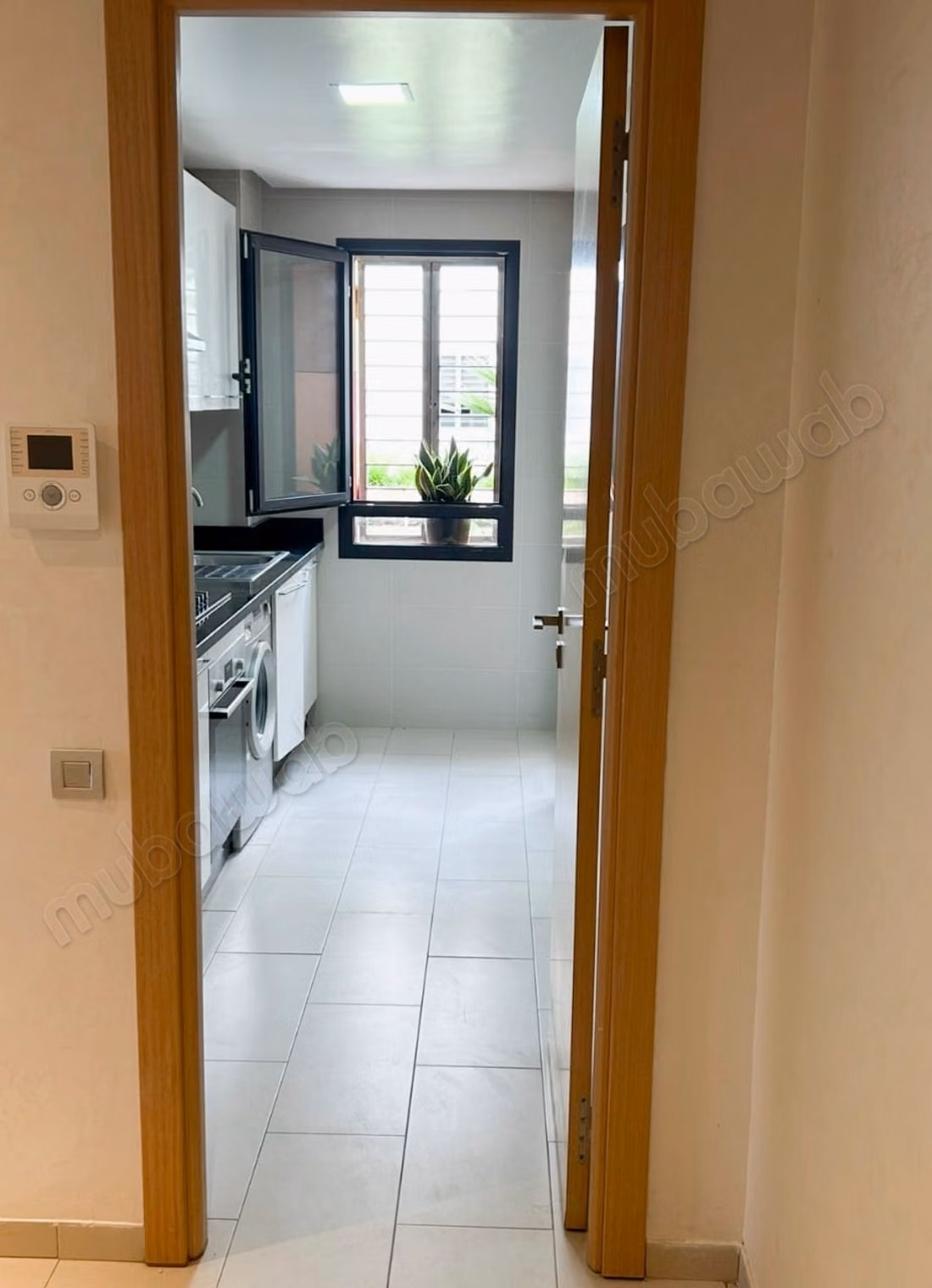 À louer – superbe studio en rez de jardin à cfc
