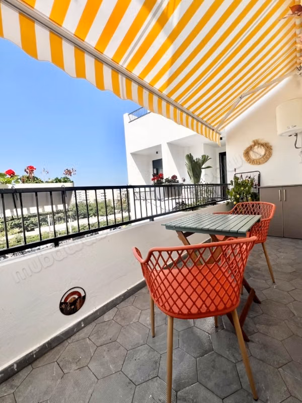 Studio Premium avec belle terrasse