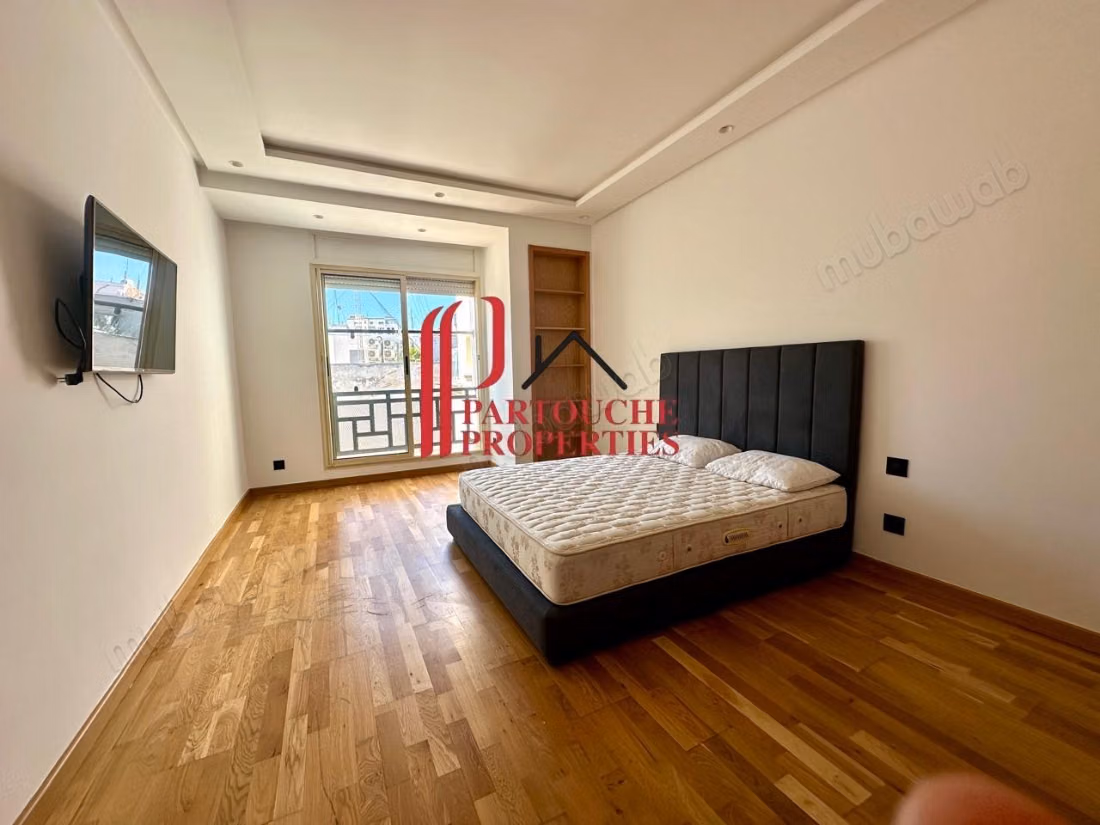 3 camere da letto con stanza personale. Arredato 220m² Gauthier terrazza