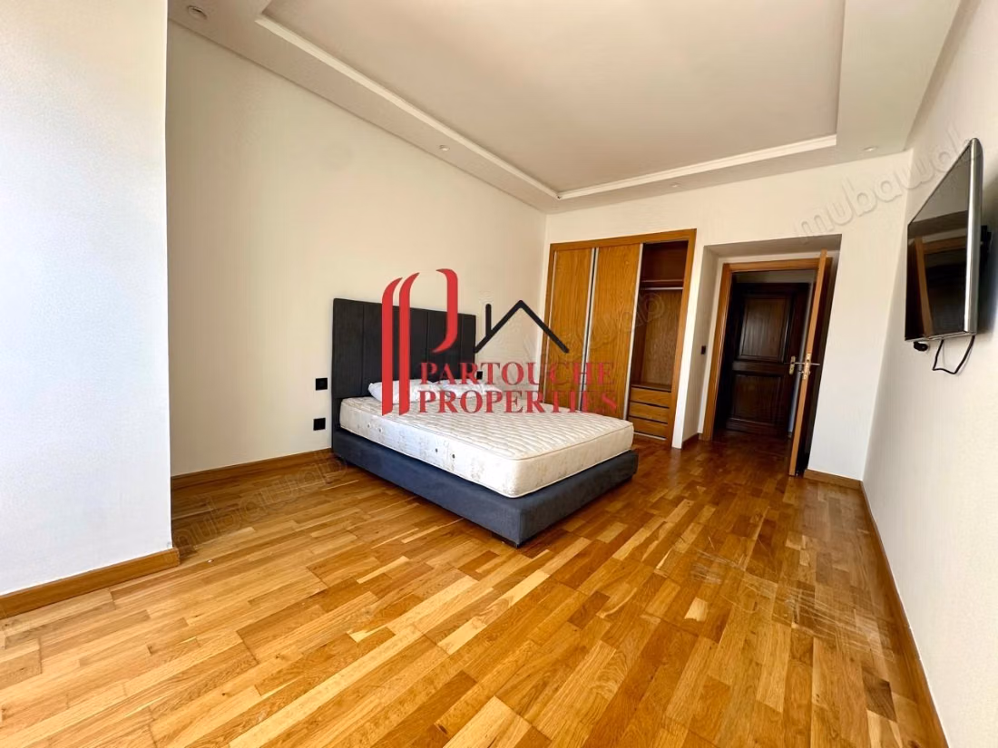 3 camere da letto con stanza personale. Arredato 220m² Gauthier terrazza