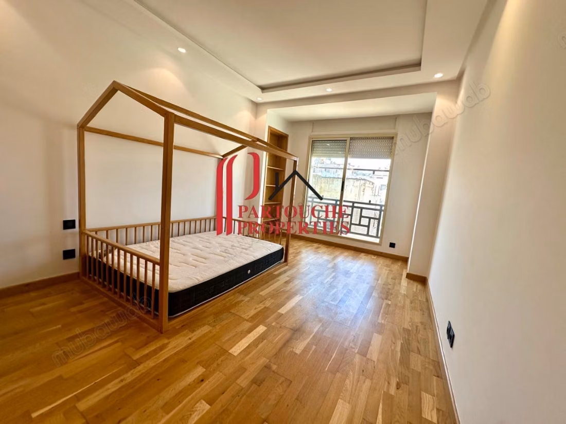 3 camere da letto con stanza personale. Arredato 220m² Gauthier terrazza
