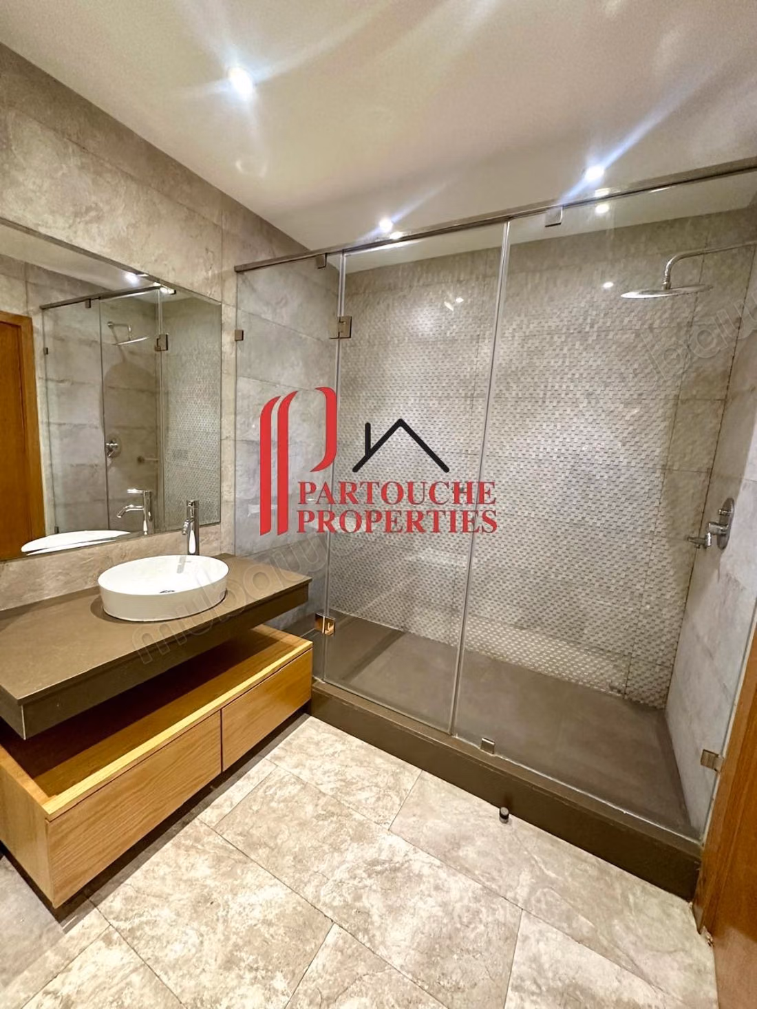 3 camere da letto con stanza personale. Arredato 220m² Gauthier terrazza