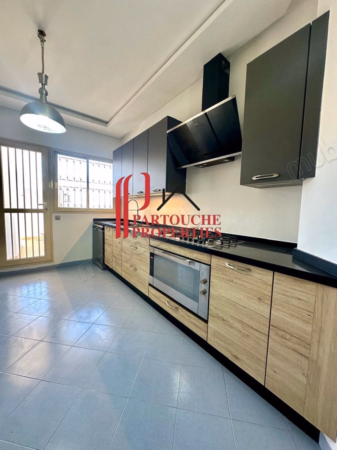 3 camere da letto con stanza personale. Arredato 220m² Gauthier terrazza