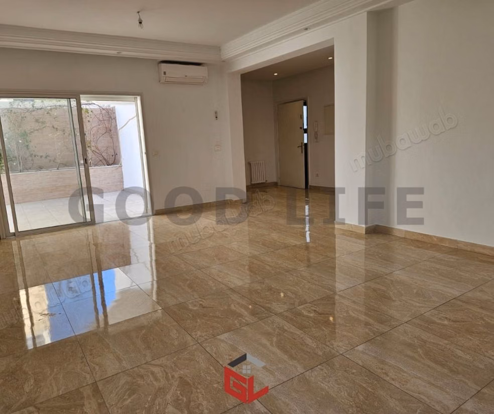 A vendre un appartement en s4 rénové à Menzah 4