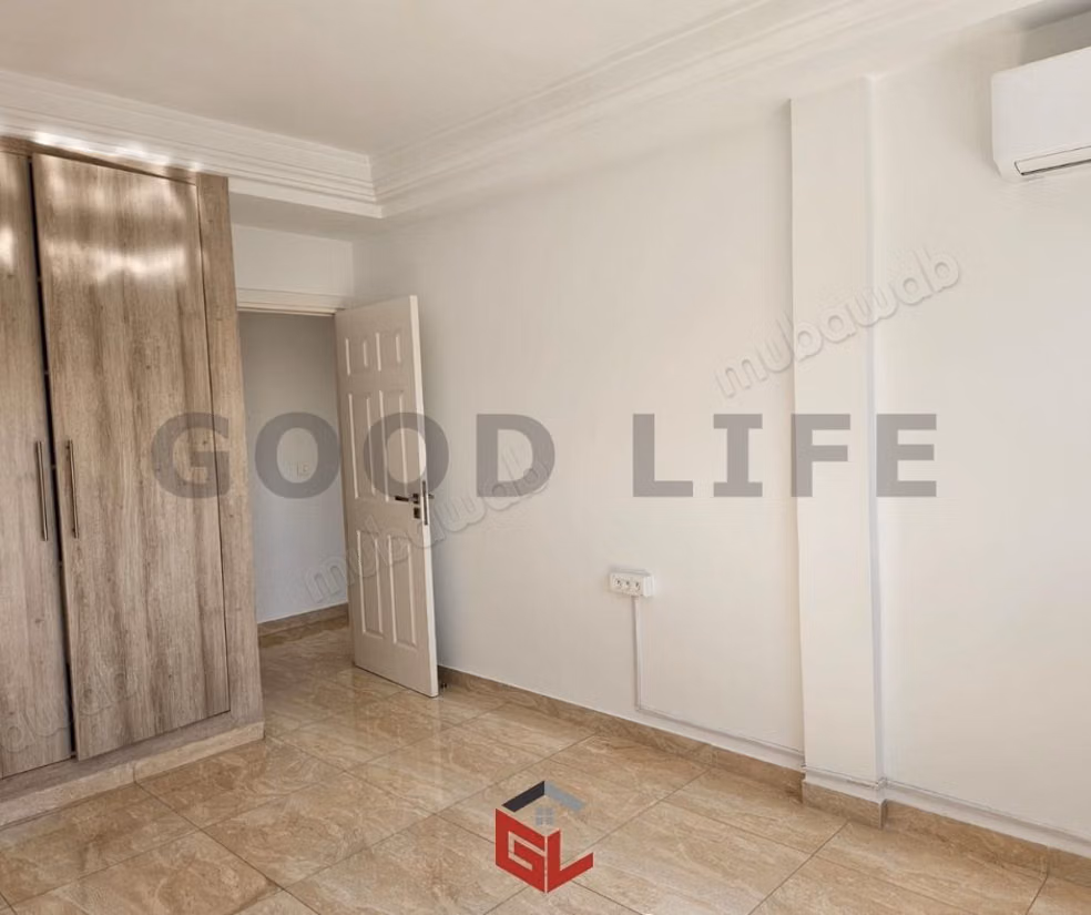 A vendre un appartement en s4 rénové à Menzah 4