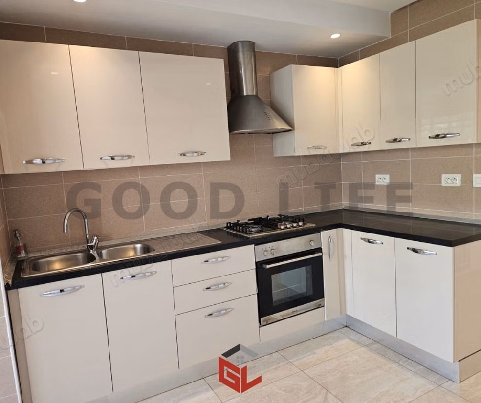A vendre un appartement en s4 rénové à Menzah 4