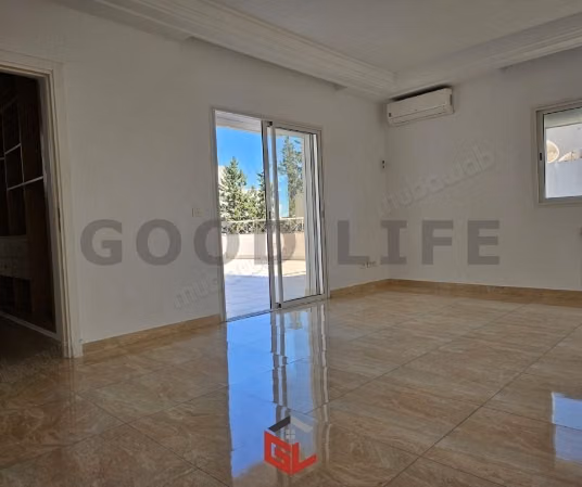 For sale a renovated S4 apartment in Menzah 4