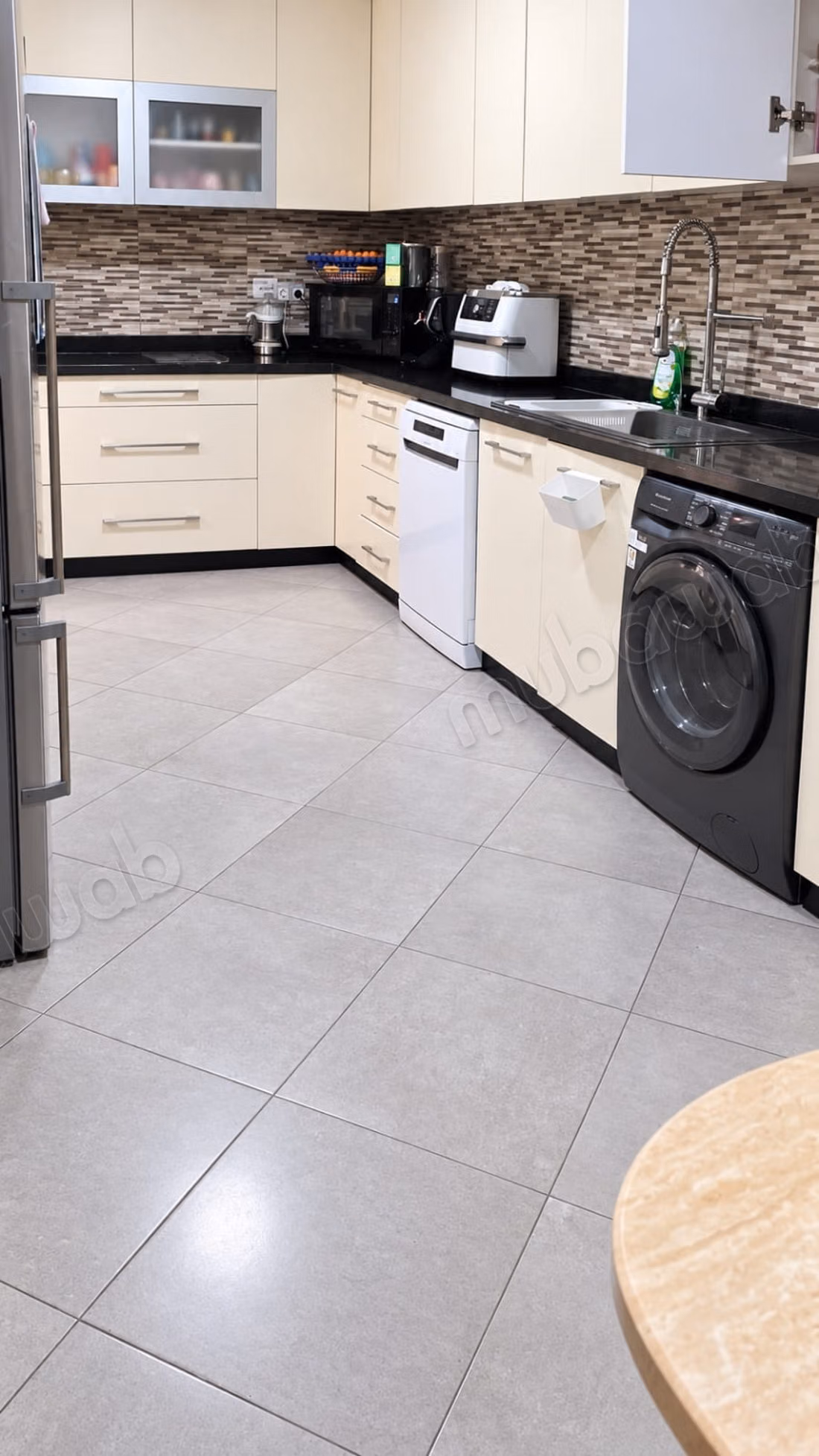 Appartement vide à louer à Haut Founty – 180 m²
