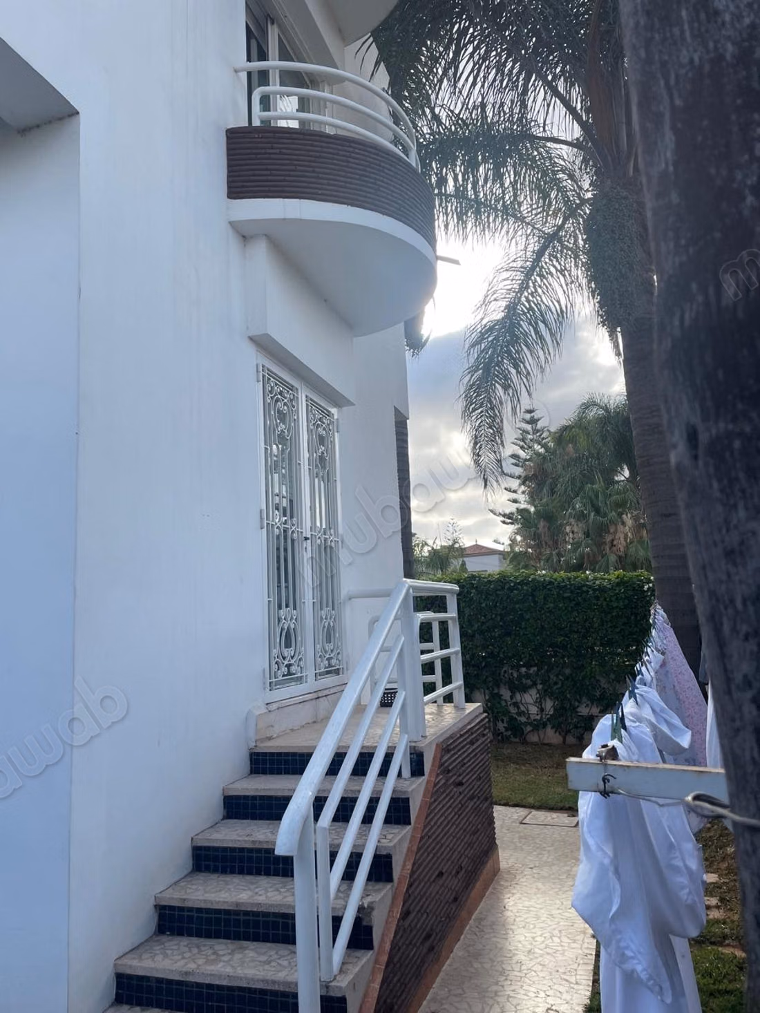 Villa 3 façades à vendre 
sidi maarouf 
mandarona