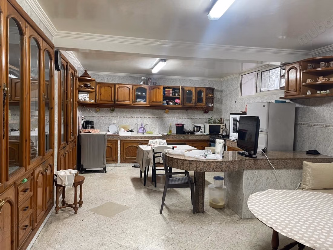 Villa 3 façades à vendre 
sidi maarouf 
mandarona