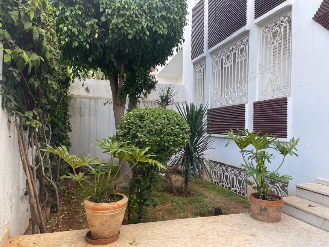 Villa 3 façades à vendre 
sidi maarouf 
mandarona