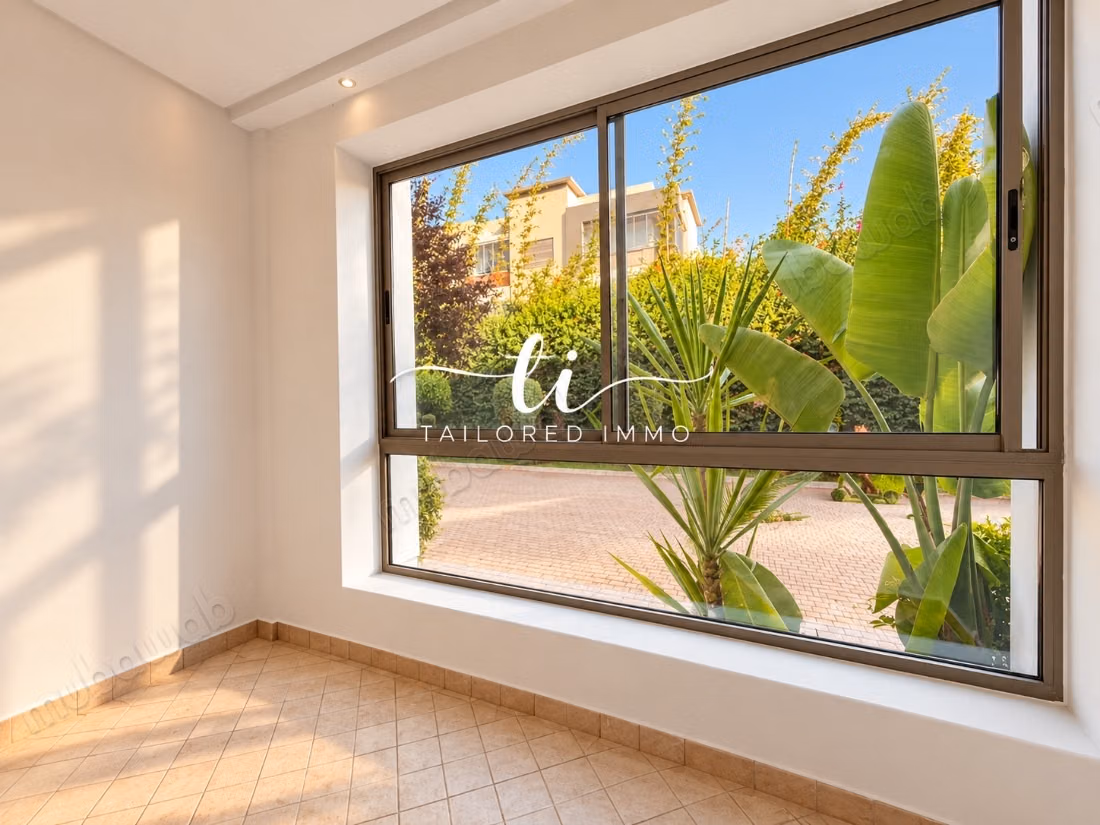 Appartamento al piano terra vuoto o arredato con 4 camere in affitto a Bouskoura città verde