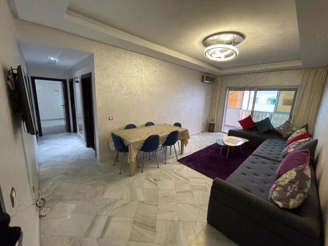 Très bel appartement en location à La Siesta. 
2 belles chambres. 
Meublé