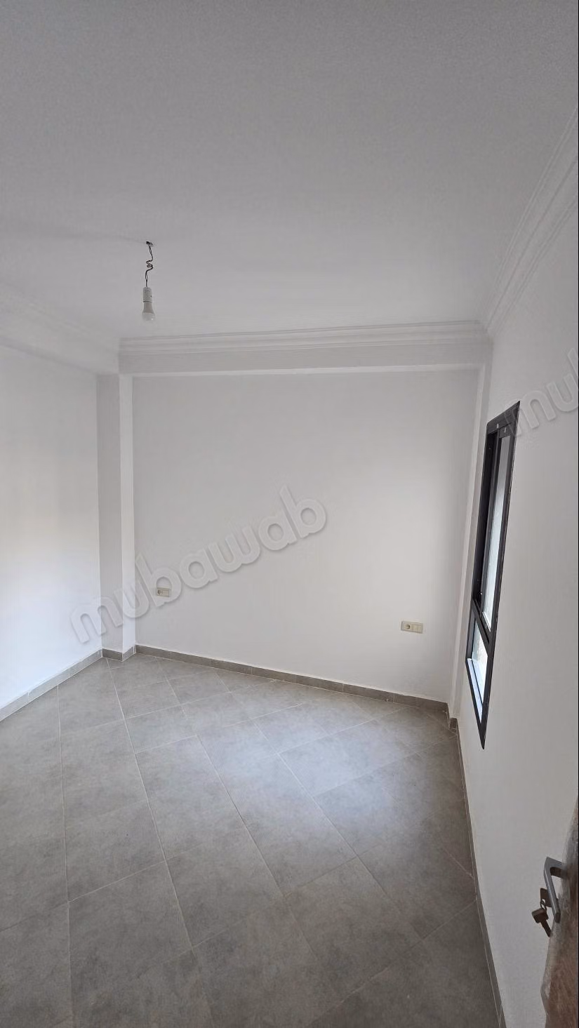 Apartamento en venta en Martil. 2 hermosas habitaciones. Jardín y terraza