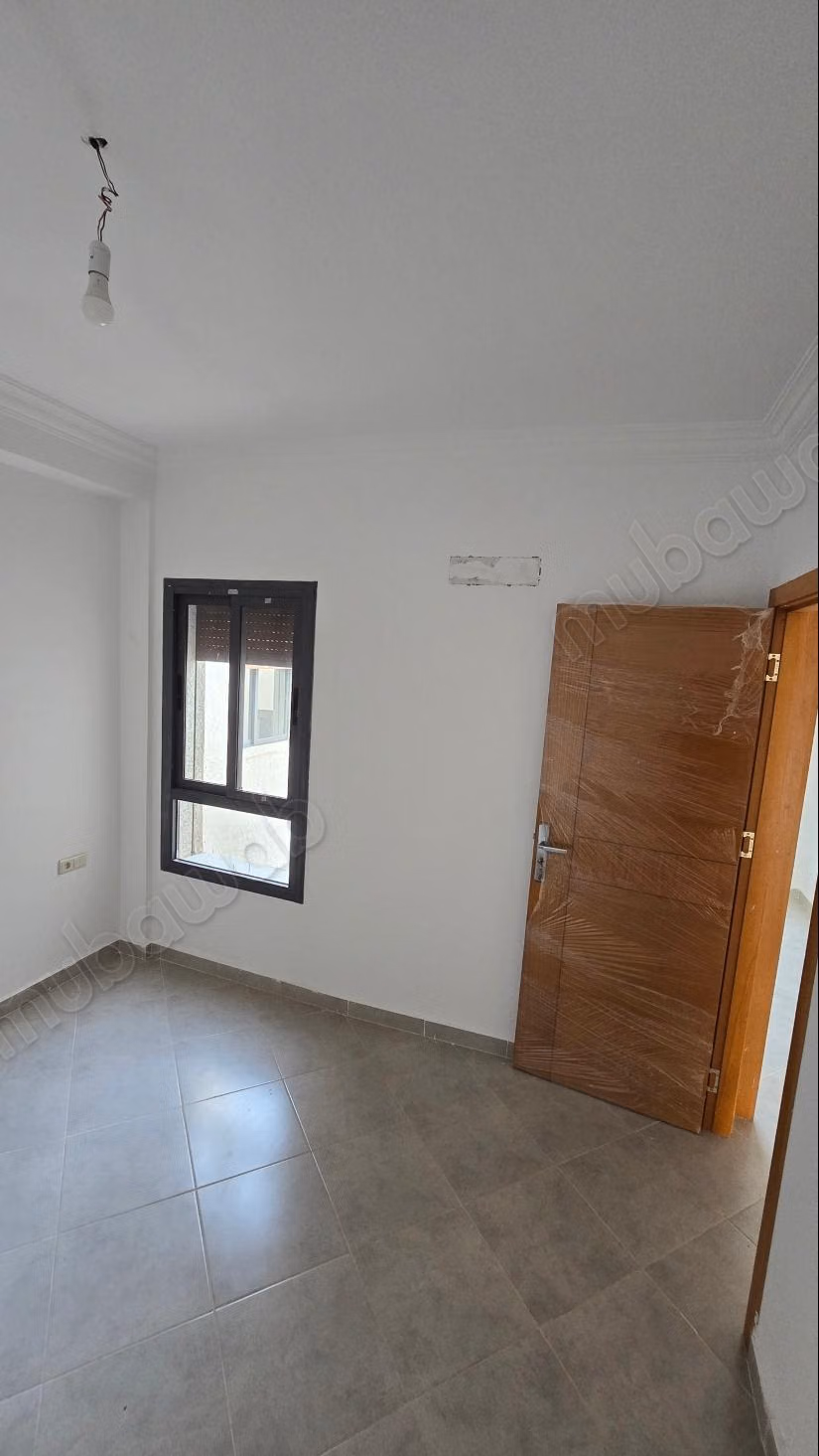 Apartamento en venta en Martil. 2 hermosas habitaciones. Jardín y terraza