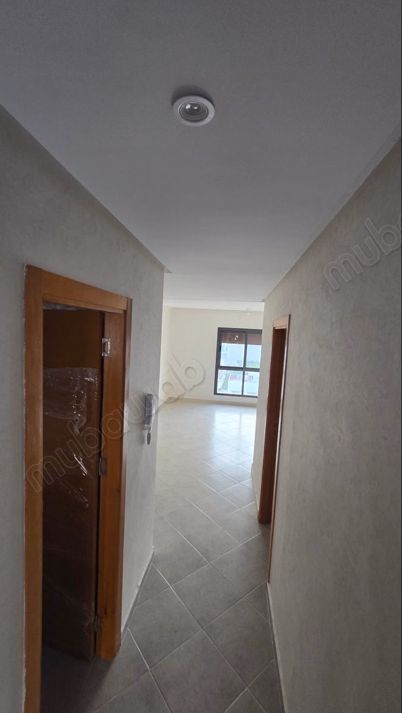 Apartamento en venta en Martil. 2 hermosas habitaciones. Jardín y terraza