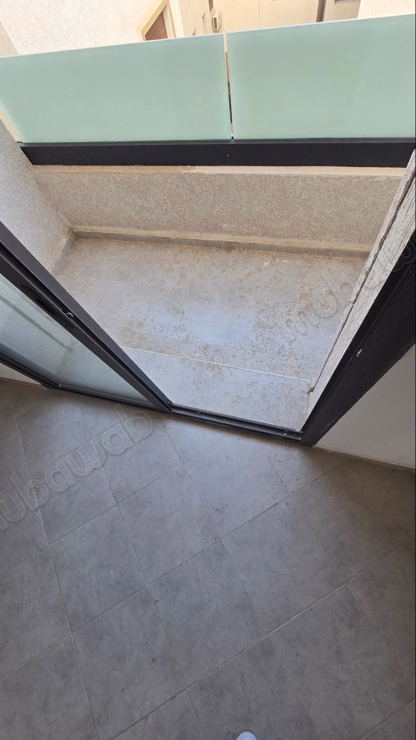 Apartamento en venta en Martil. 2 hermosas habitaciones. Jardín y terraza