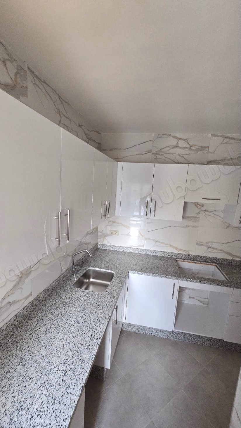 Apartamento en venta en Martil. 2 hermosas habitaciones. Jardín y terraza