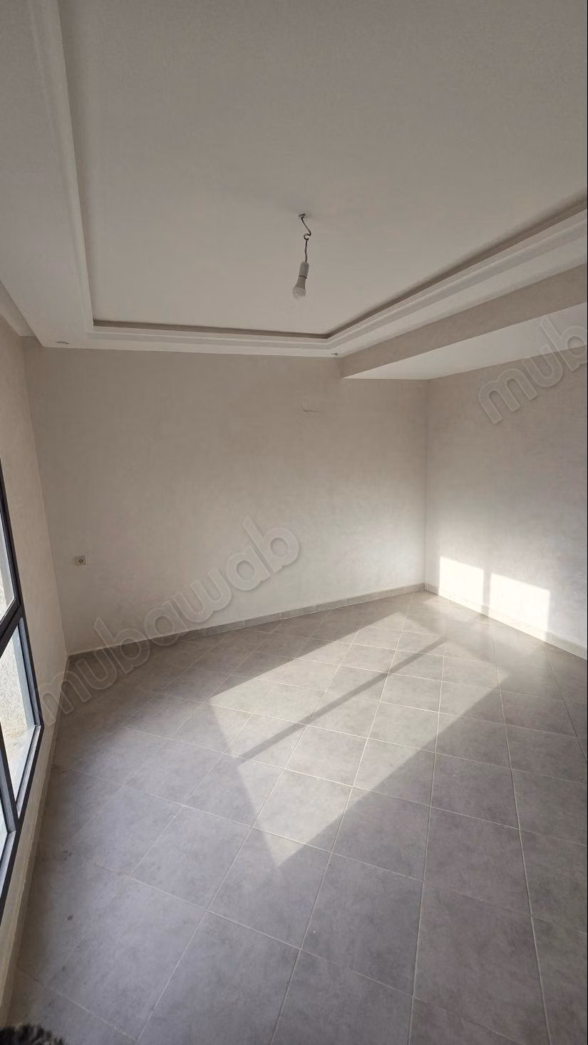 Apartamento en venta en Martil. 2 hermosas habitaciones. Jardín y terraza