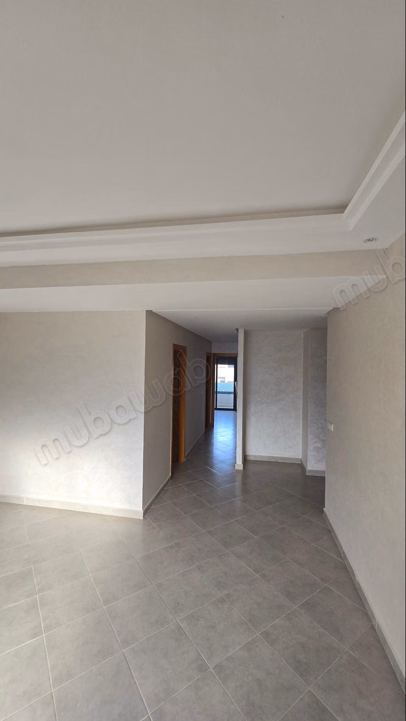 Apartamento en venta en Martil. 2 hermosas habitaciones. Jardín y terraza