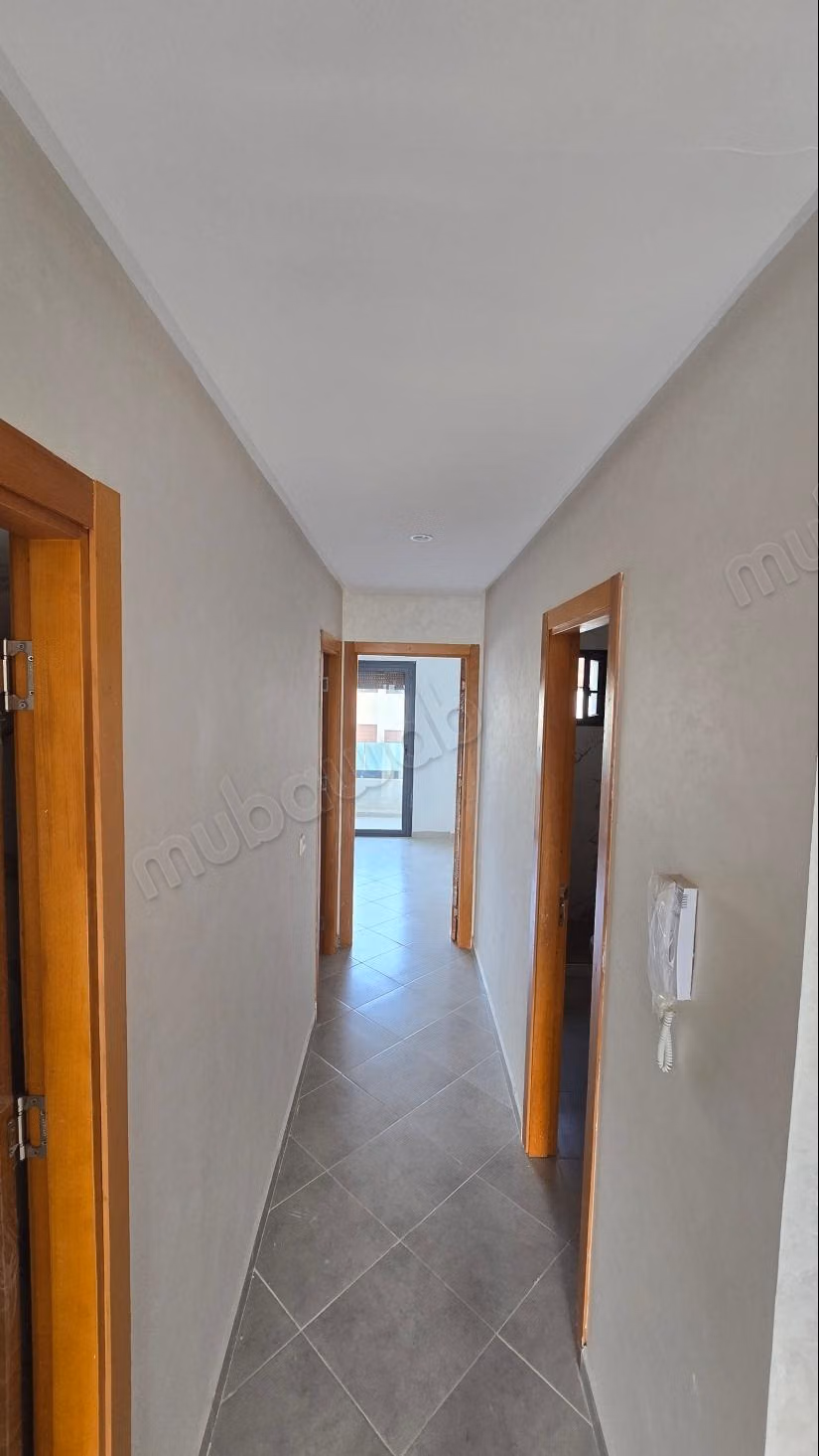 Apartamento en venta en Martil. 2 hermosas habitaciones. Jardín y terraza