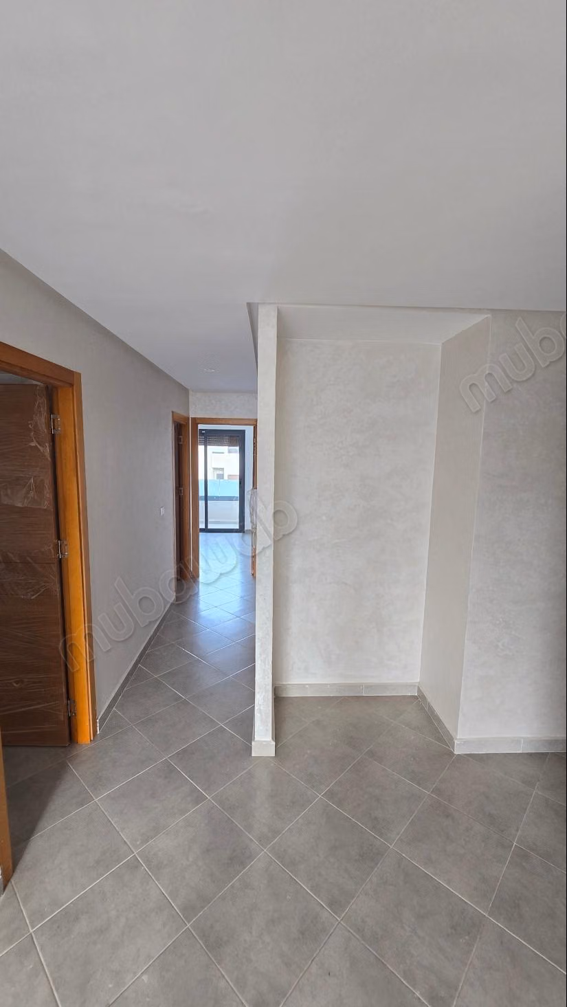 Apartamento en venta en Martil. 2 hermosas habitaciones. Jardín y terraza
