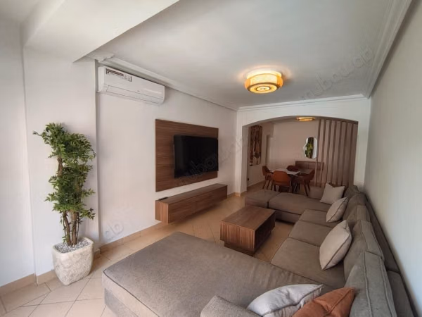 Bellissimo appartamento con 2 camere da letto in affitto arredato