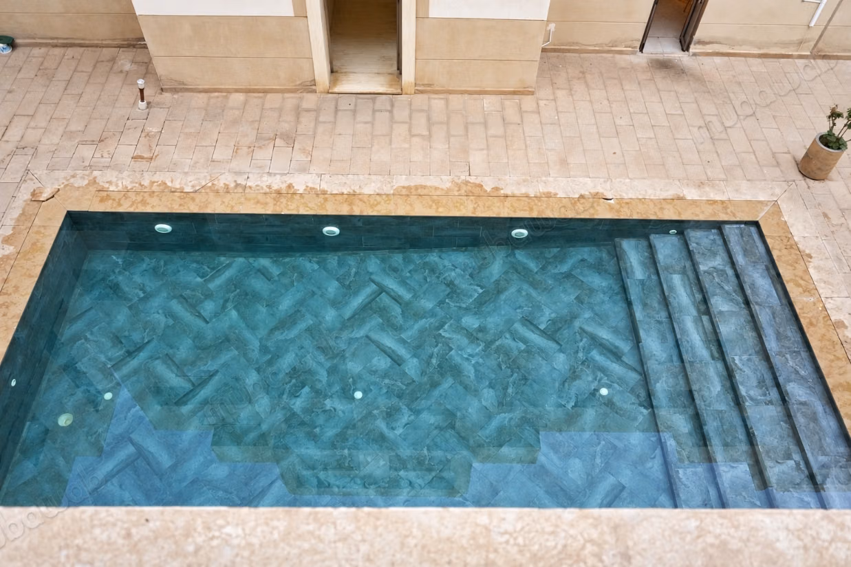 Oasis Marocaine Sécurisée, Piscine