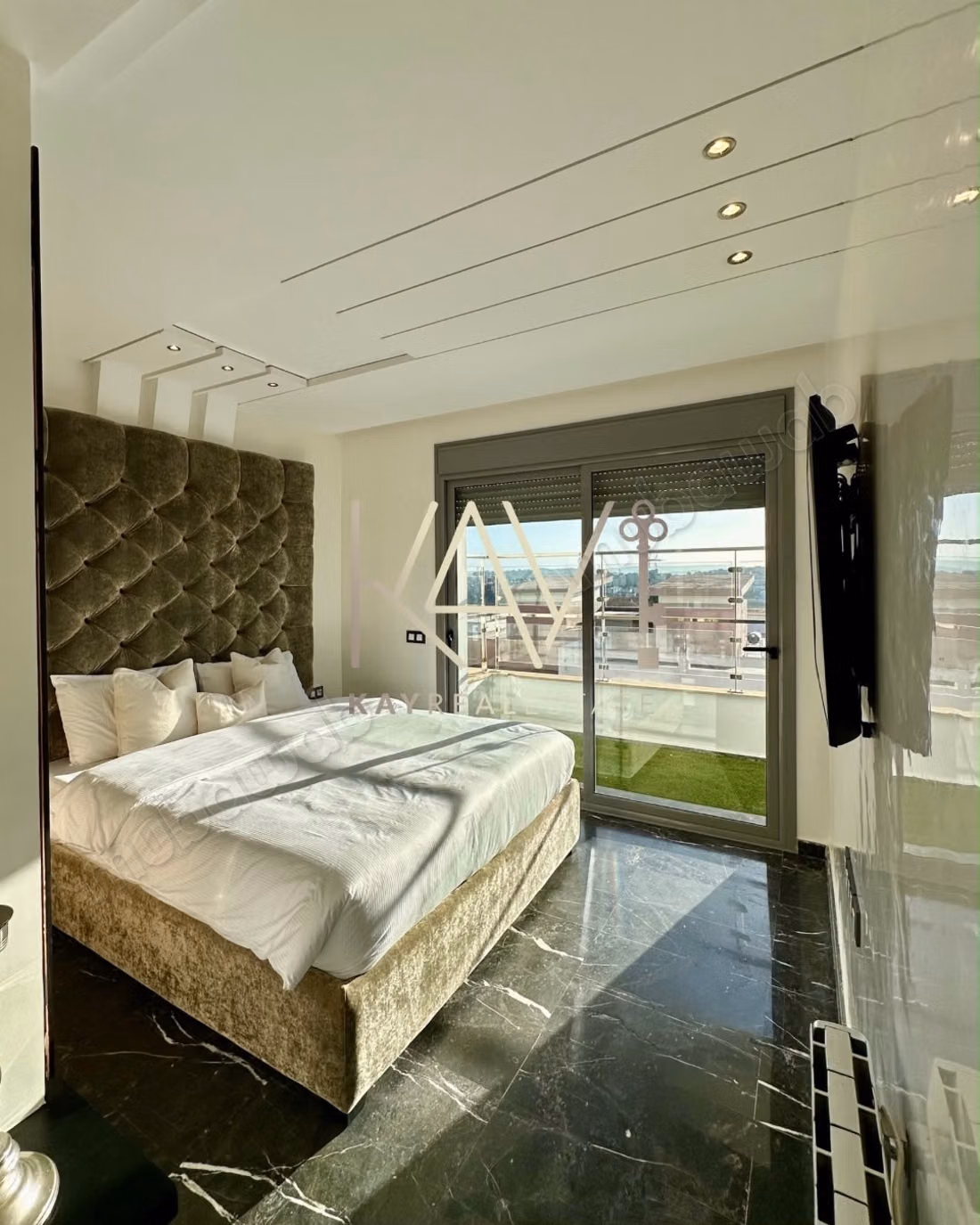 Luxueux duplex de 300 m² à louer avec vue mer – Malabata