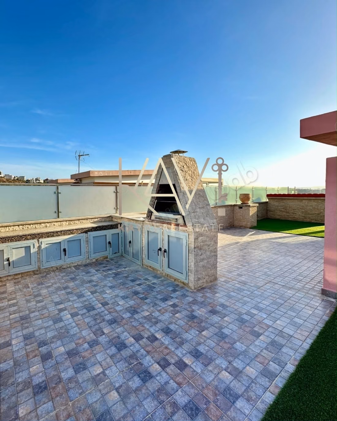 Luxueux duplex de 300 m² à louer avec vue mer – Malabata