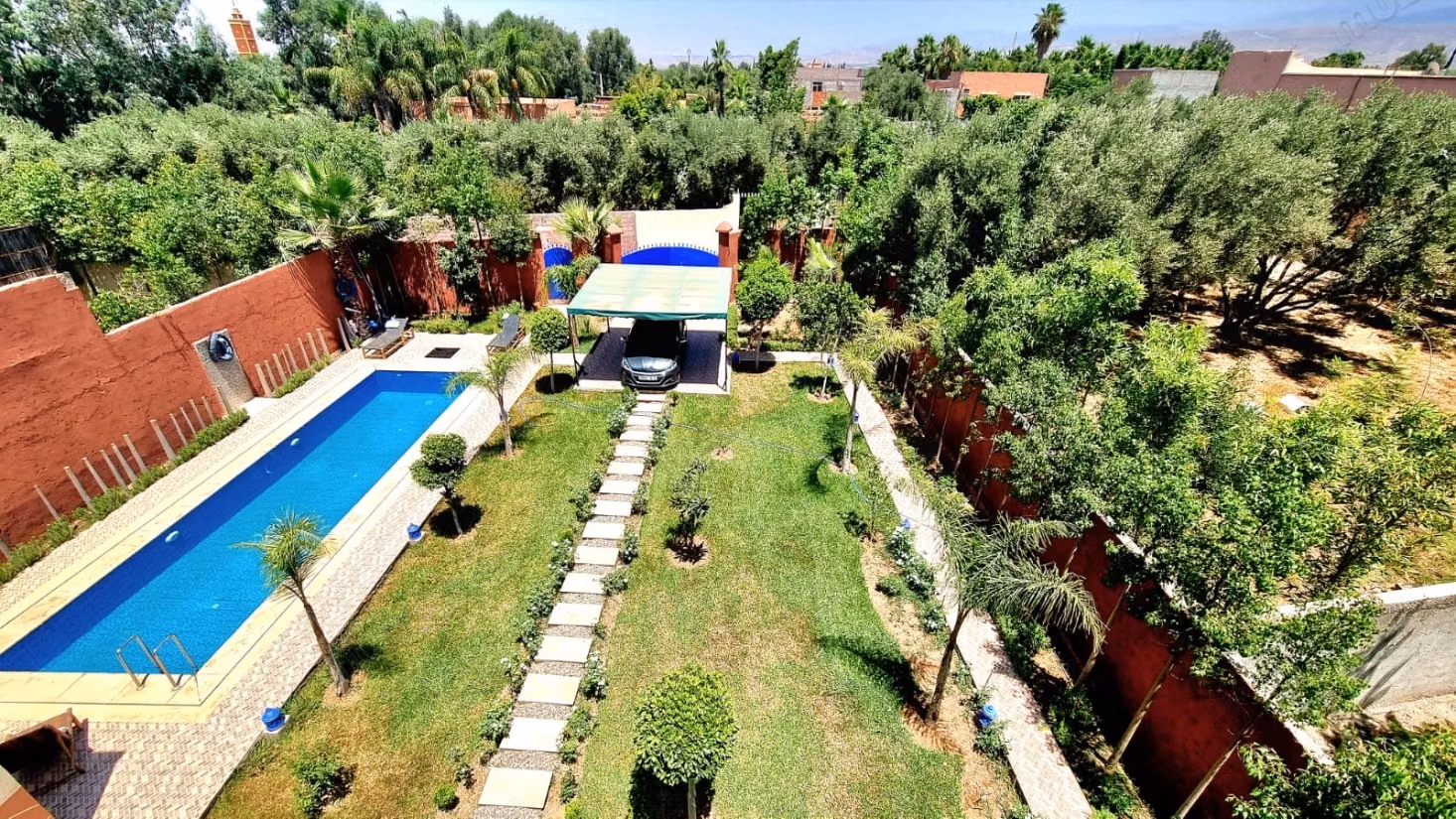 Belle villa à vendre à Agmat. Surface totale 700 m². Meublé