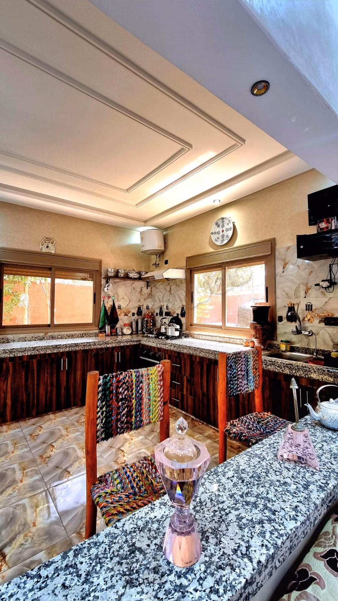 Belle villa à vendre à Agmat. Surface totale 700 m². Meublé