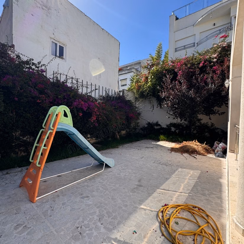 Villa en venta en Jbel Kbir con piscina en complejo cerrado