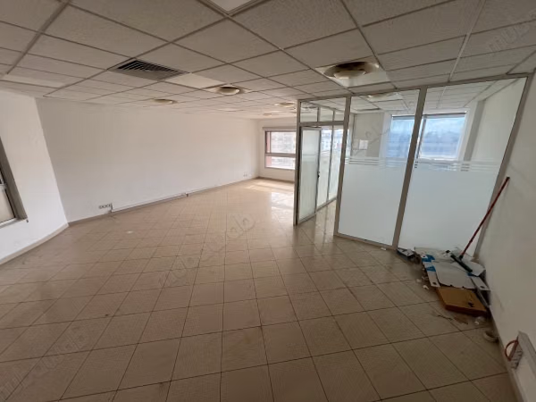 Ufficio di 104 m² climatizzato in affitto in centro città