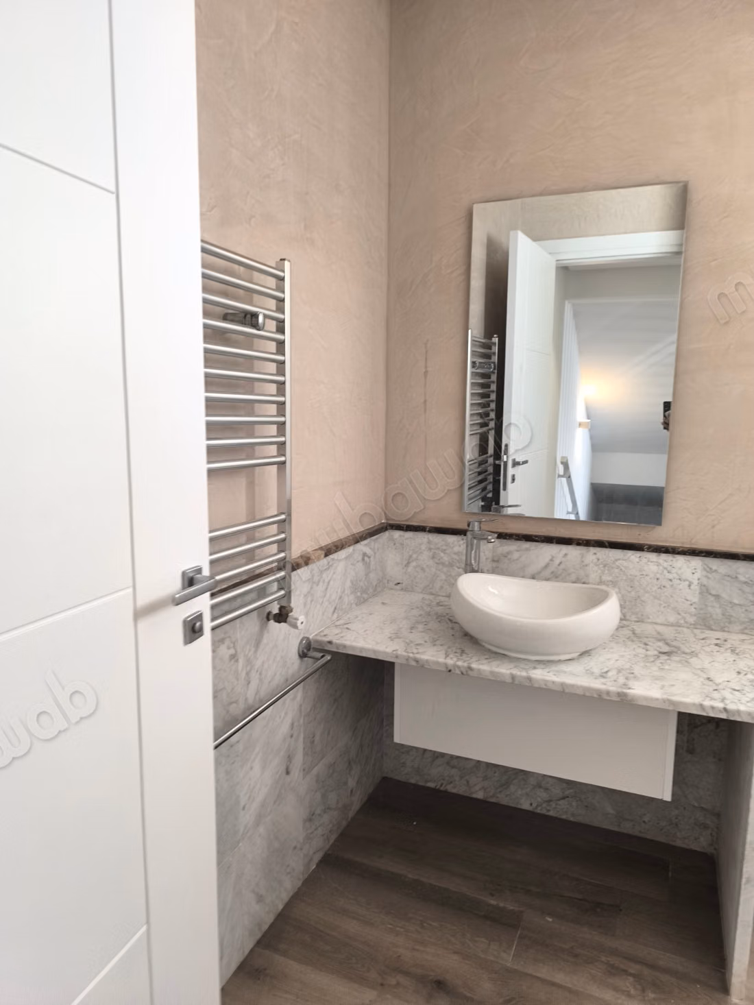 Villa de luxe à louer à La Marsa Ville. 4 chambres. Cheminée et service de conciergerie