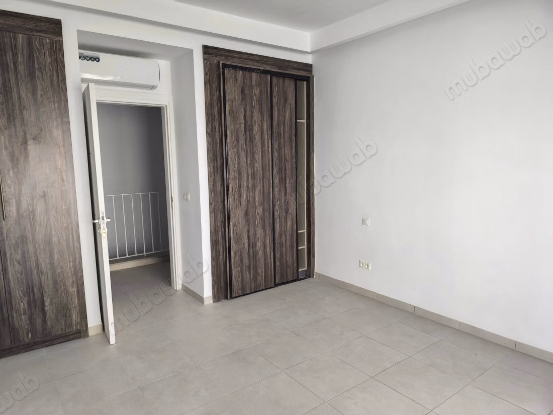 Villa de luxe à louer à La Marsa Ville. 4 chambres. Cheminée et service de conciergerie