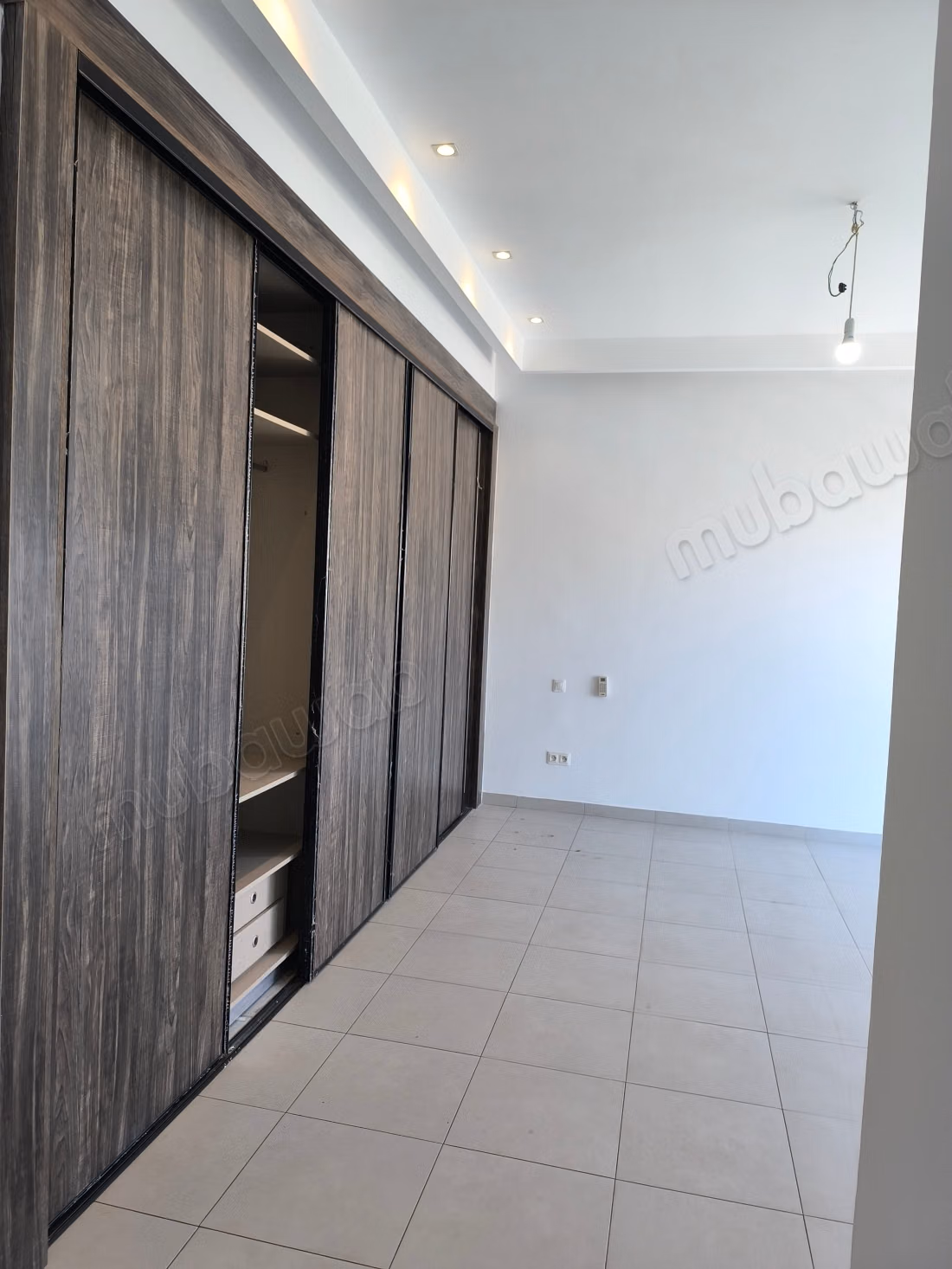 Villa de luxe à louer à La Marsa Ville. 4 chambres. Cheminée et service de conciergerie