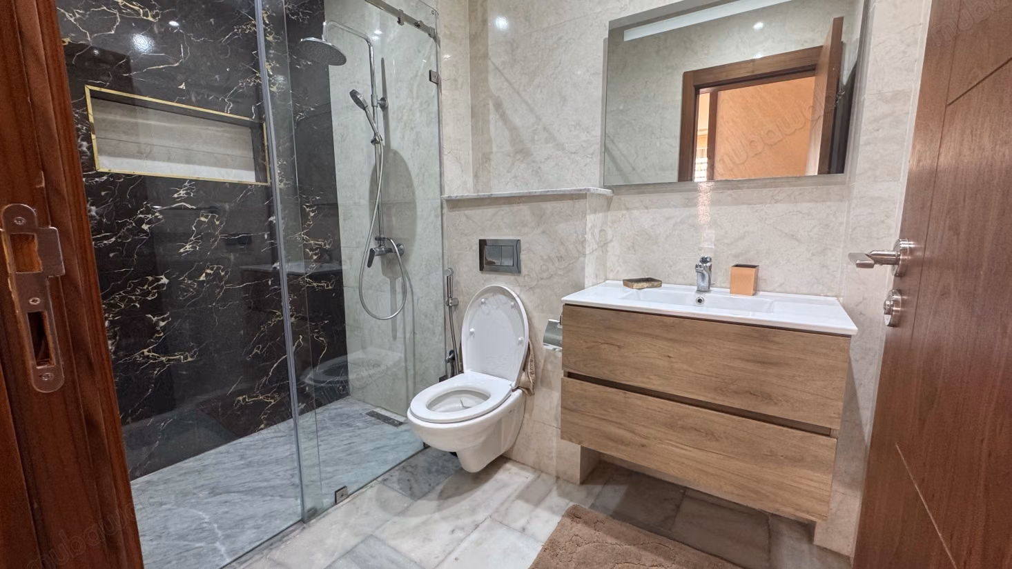 Bel appartement en location à Founti. 2 pièces confortables. Meublé
