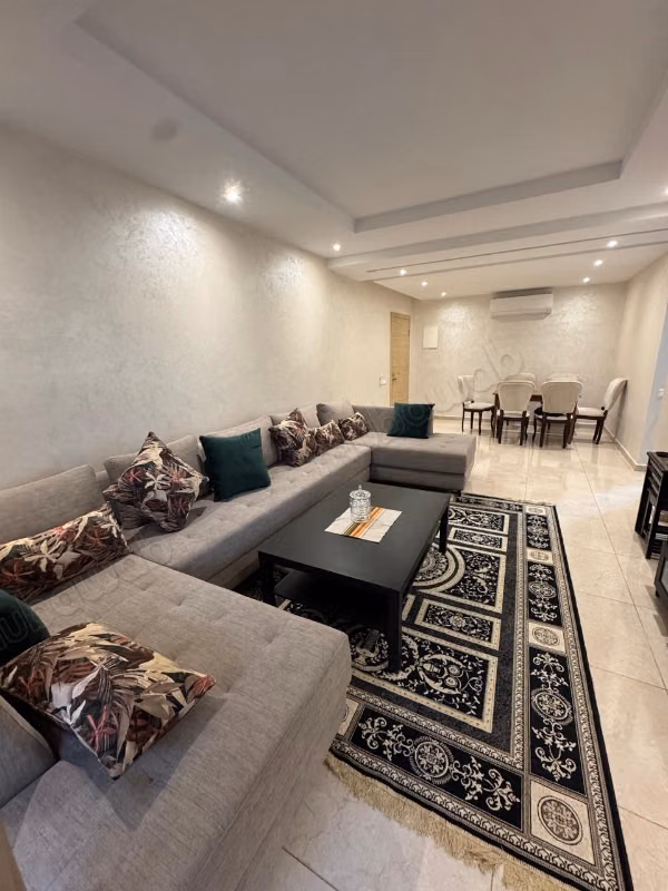 Sale of a beautiful apartment on Boulevard Med 6. 3 comfortable rooms. Well furnished