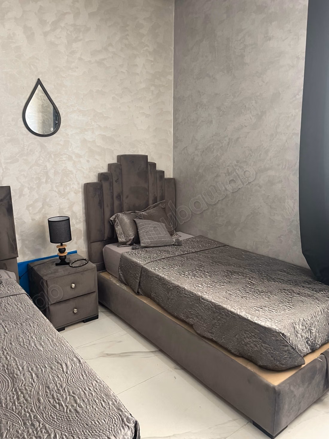 Appartement à louer à Bab Al Bahar. 3 chambres. Porte sécurisée, quartier sécurisé